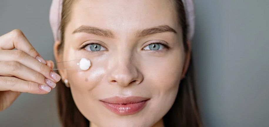 眼部护理 神话与真相对比