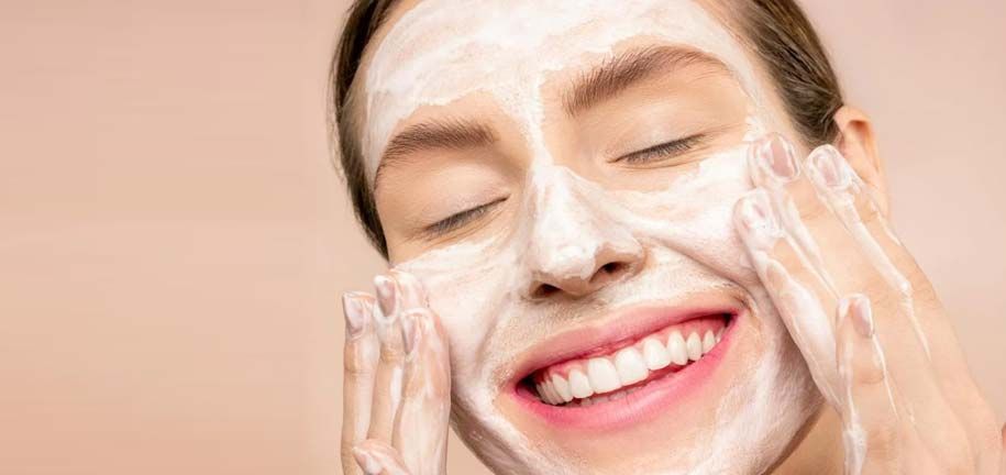 洗脸后面部紧绷